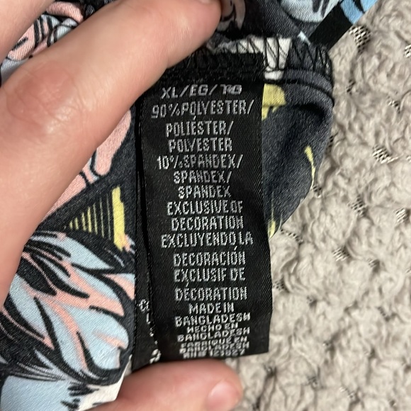 Graphic Button Up - Picture 4 of 5